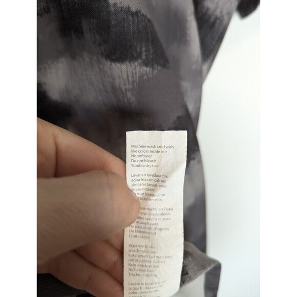 Fabletics Scrub Top Womens Large Black Tie Dye Performance - Picture 10 of 12